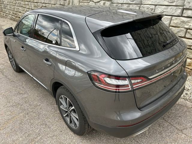 Used 2022 Lincoln Nautilus AWD image 4