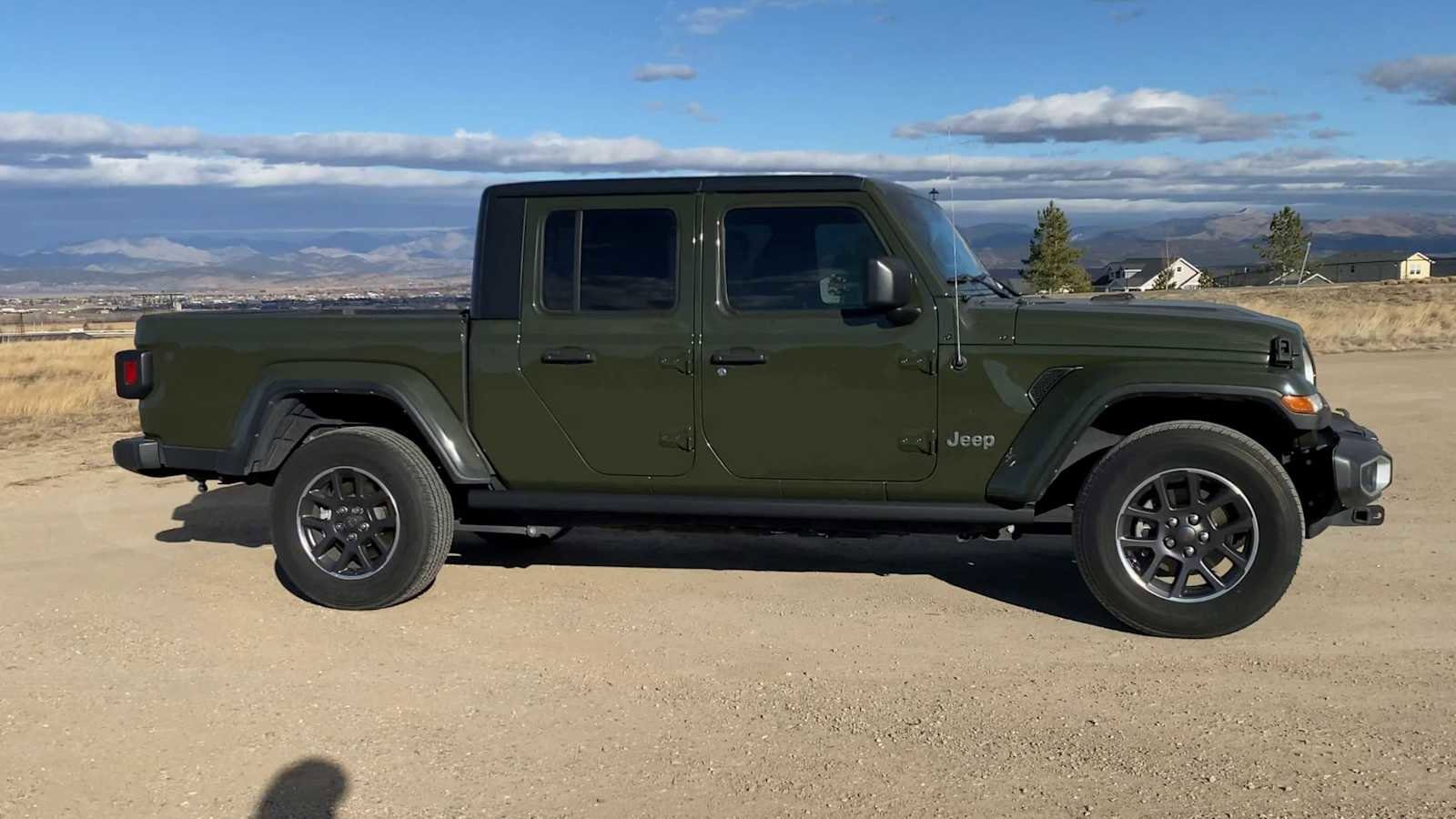 Used 2022 Jeep Gladiator Overland w/ Trailer Tow Package image 9