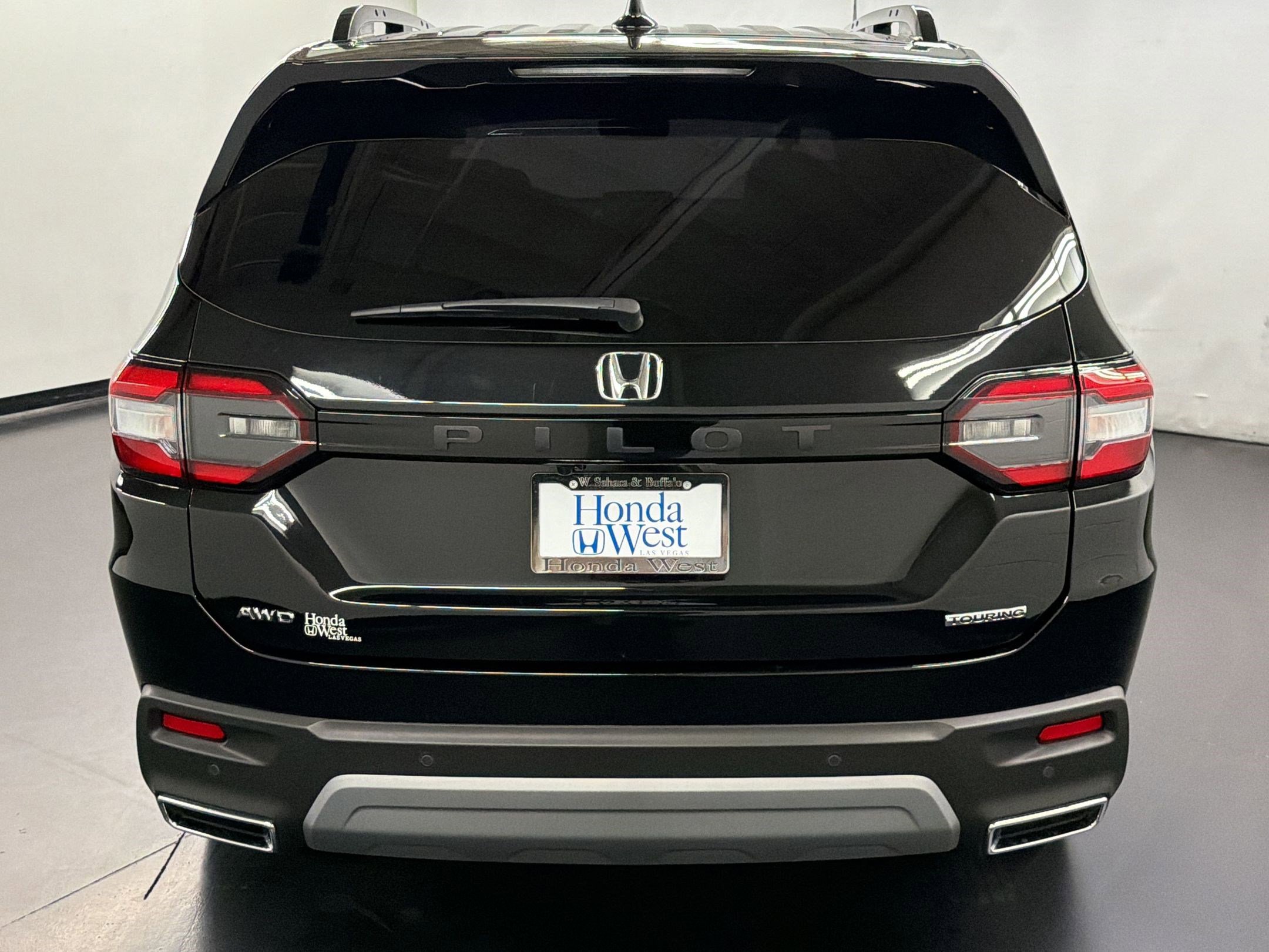 Certified 2023 Honda Pilot Touring image 10