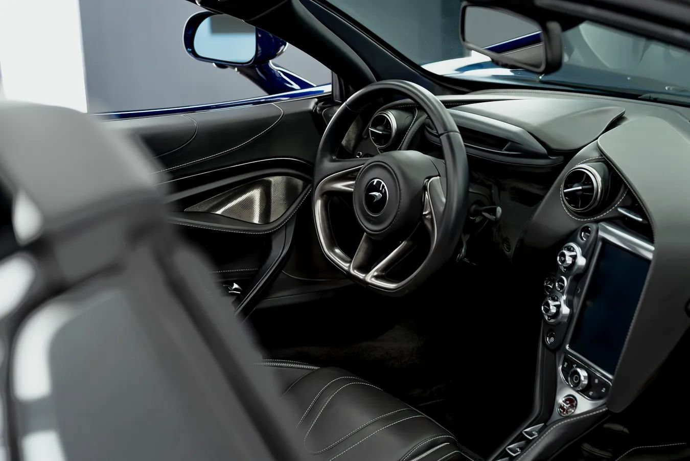 Used 2020 McLaren 720S Spider RWD image 17