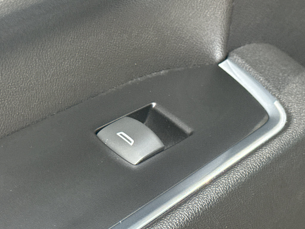 Certified 2022 Chevrolet Silverado 1500 LT w/ Z71 Off-Road Package AWD/4WD image 32