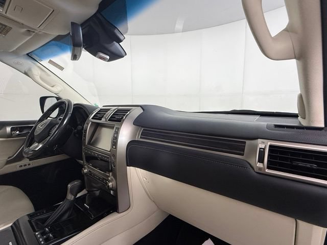 Used 2020 Lexus GX 460 Premium w/ Premium Package AWD/4WD image 27