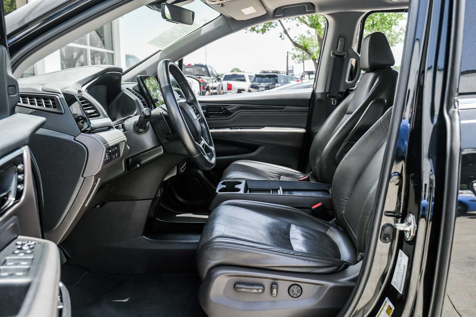 Used 2020 Honda Odyssey Elite image 4