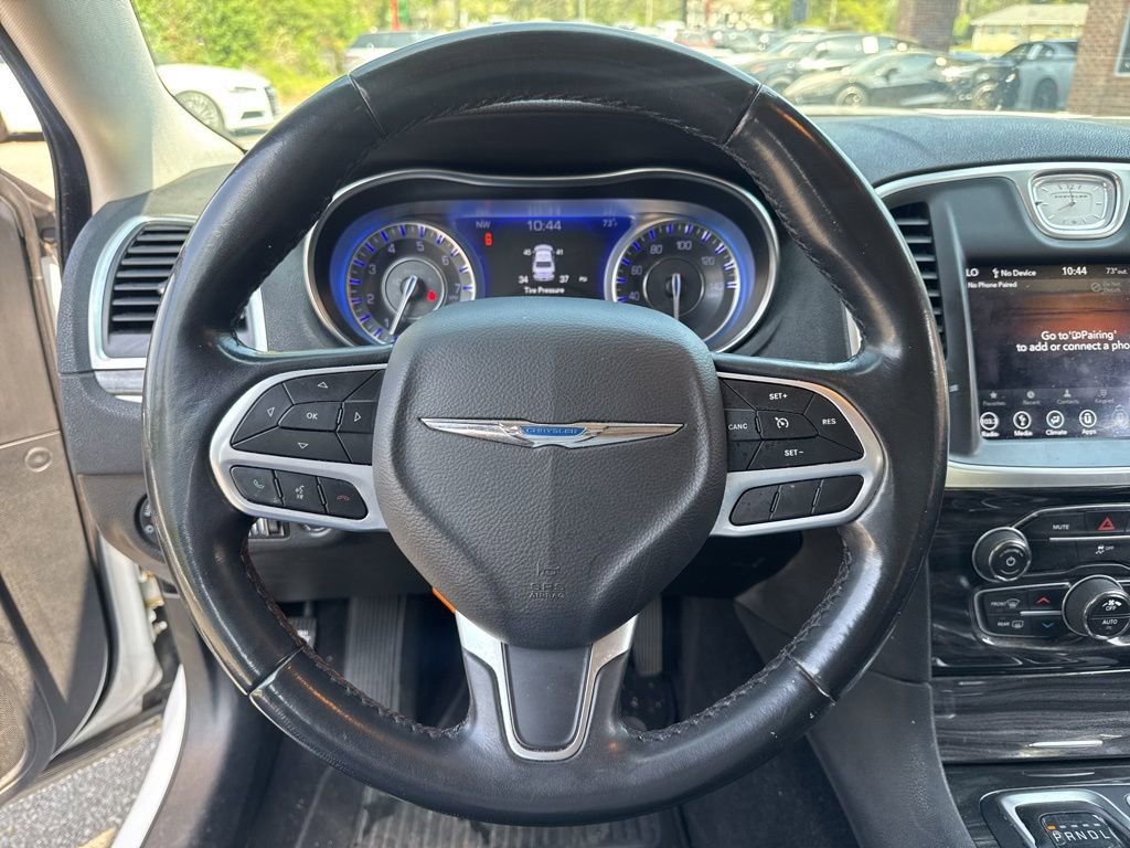 Used 2019 Chrysler 300 Touring w/ Sport Appearance Package image 10