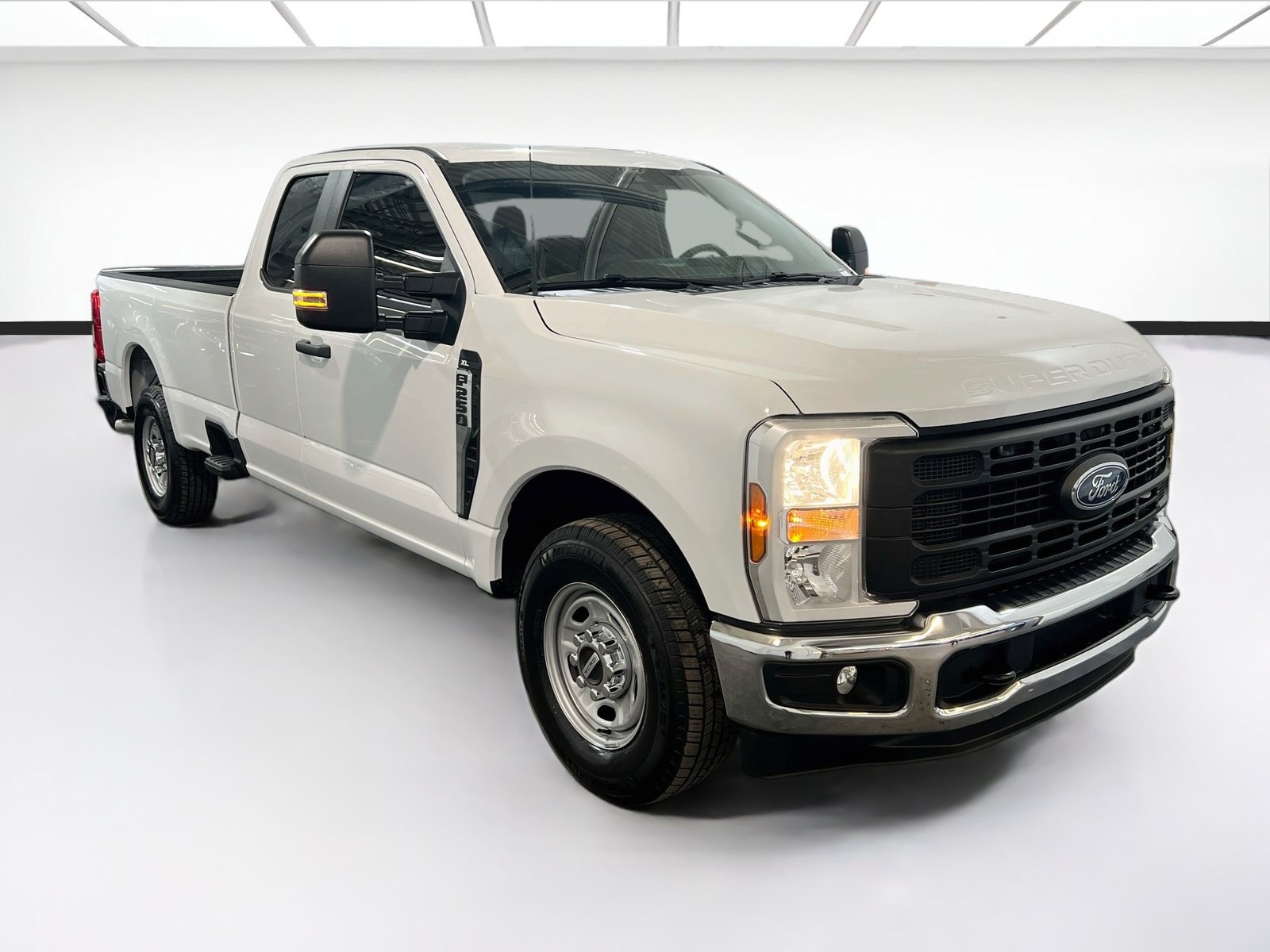 Used 2024 Ford F250 XL w/ XL Chrome Package RWD image 3