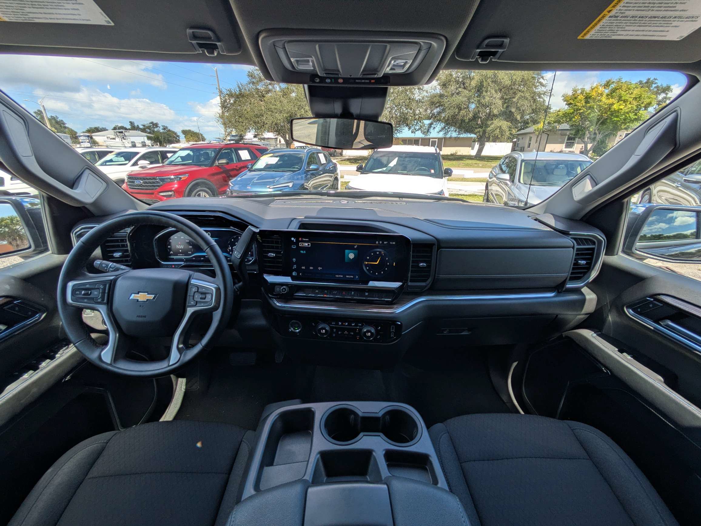 Used 2023 Chevrolet Silverado 1500 LT AWD/4WD image 32