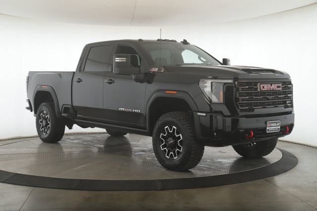 Used 2025 GMC Sierra 2500 AT4X image 2