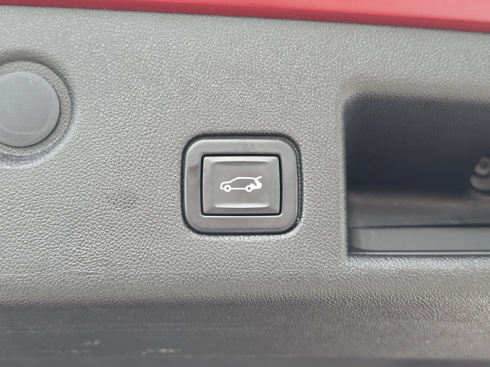 Used 2022 Chevrolet Equinox RS w/ RS Leather Package FWD image 16