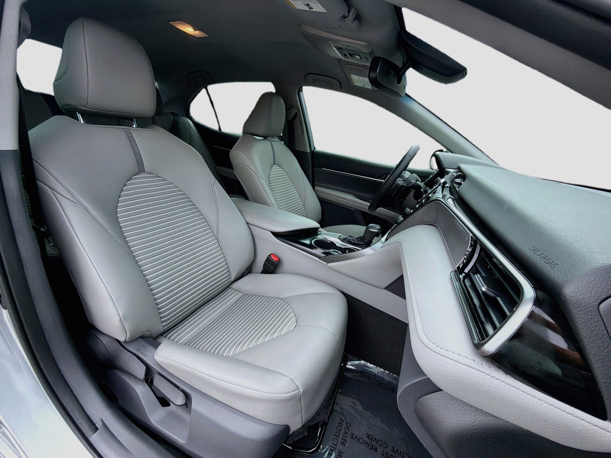 Used 2019 Toyota Camry SE w/ Convenience Package FWD image 15