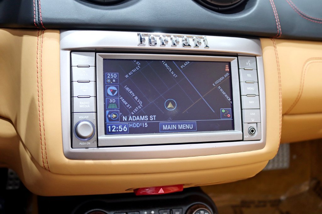 Used 2012 Ferrari California RWD image 18