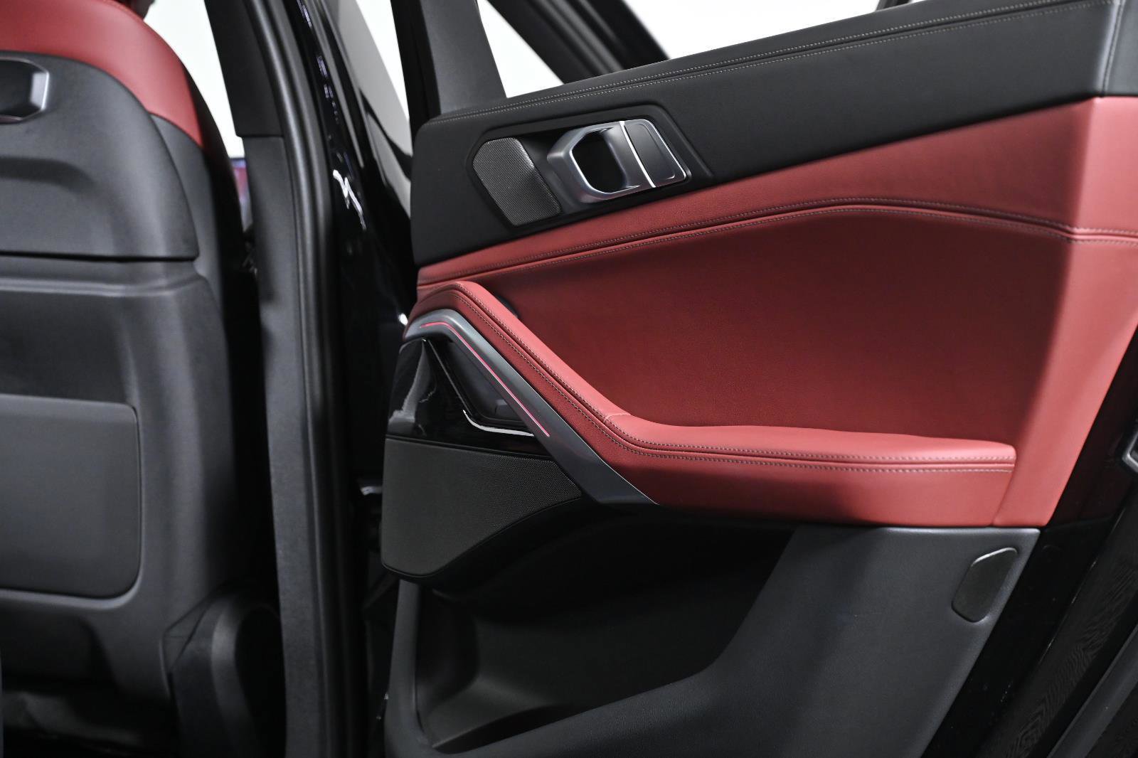 Used 2024 BMW X6 M60i image 40