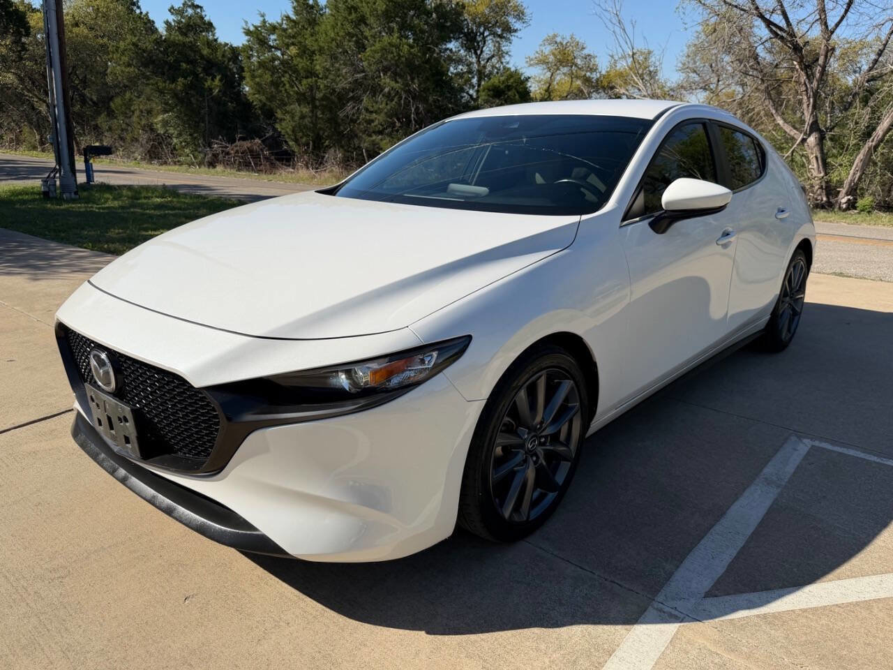 Used 2019 MAZDA MAZDA3 Hatchback w/ Preferred Package image 4