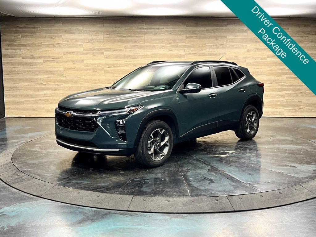 Used 2025 Chevrolet Trax LT w/ Driver Confidence Package FWD image 5