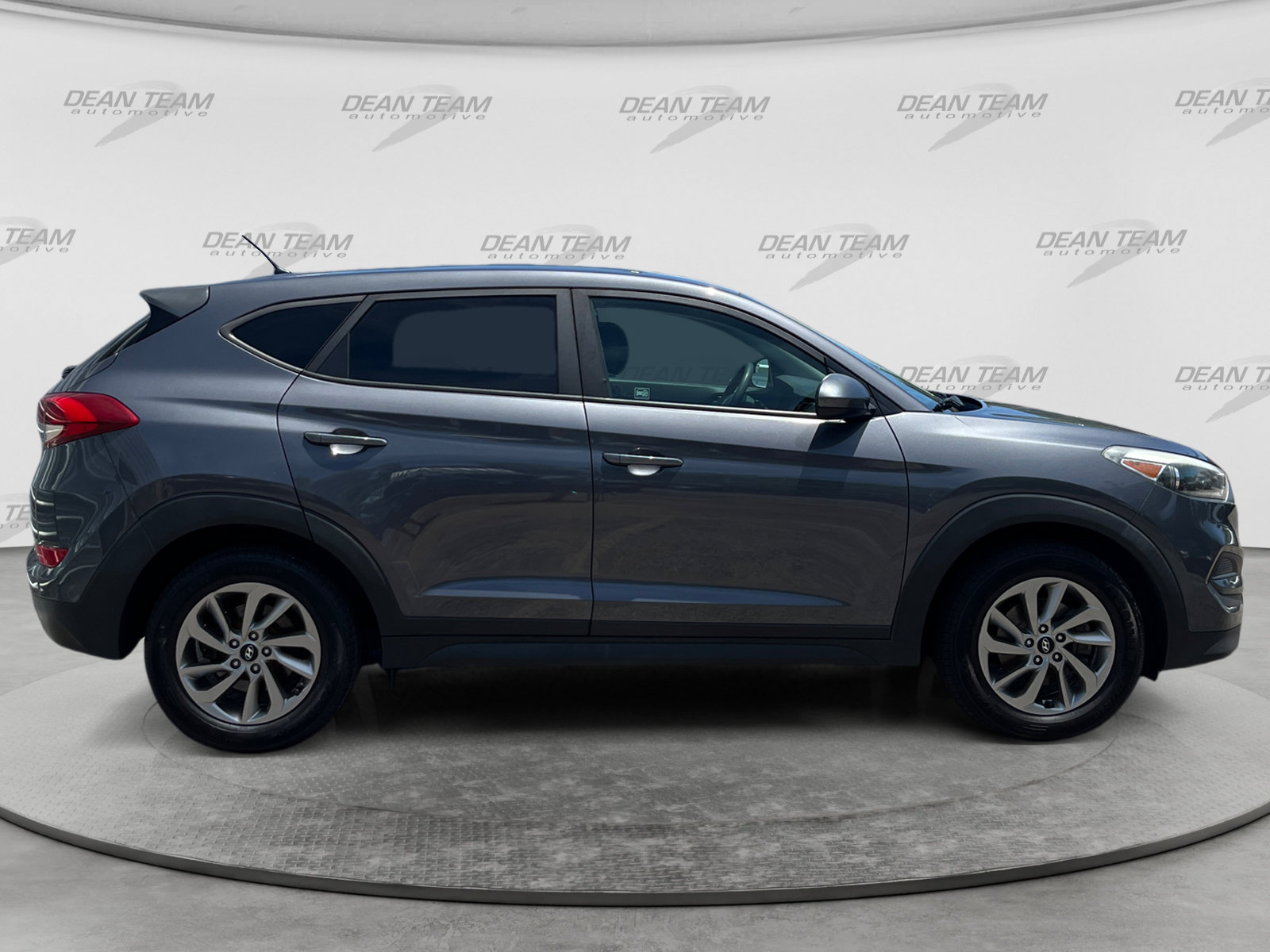 Used 2018 Hyundai Tucson SE w/ Cargo Package AWD/4WD image 8