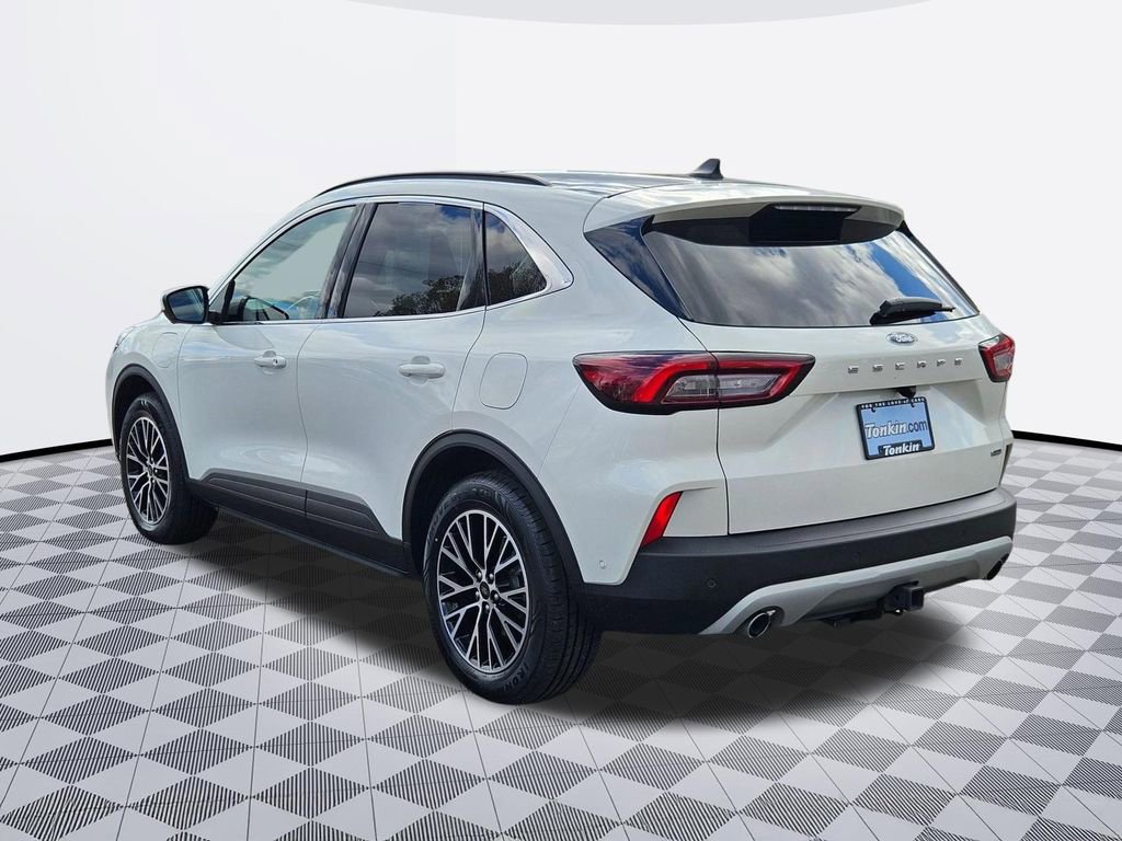 Used 2023 Ford Escape SE w/ PHEV Premium Package image 4