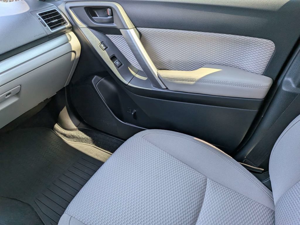Used 2018 Subaru Forester 2.5i Premium AWD/4WD image 19