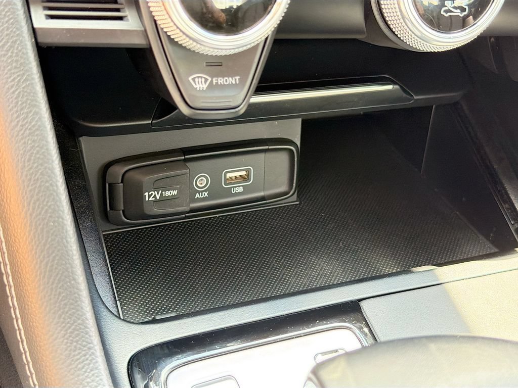 Used 2021 Genesis G70 2.0T AWD/4WD image 15