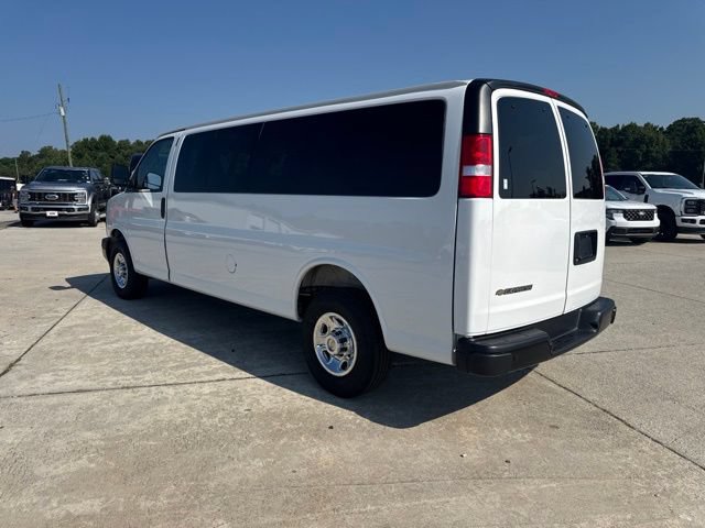 Used 2025 Chevrolet Express 3500 LS RWD image 3