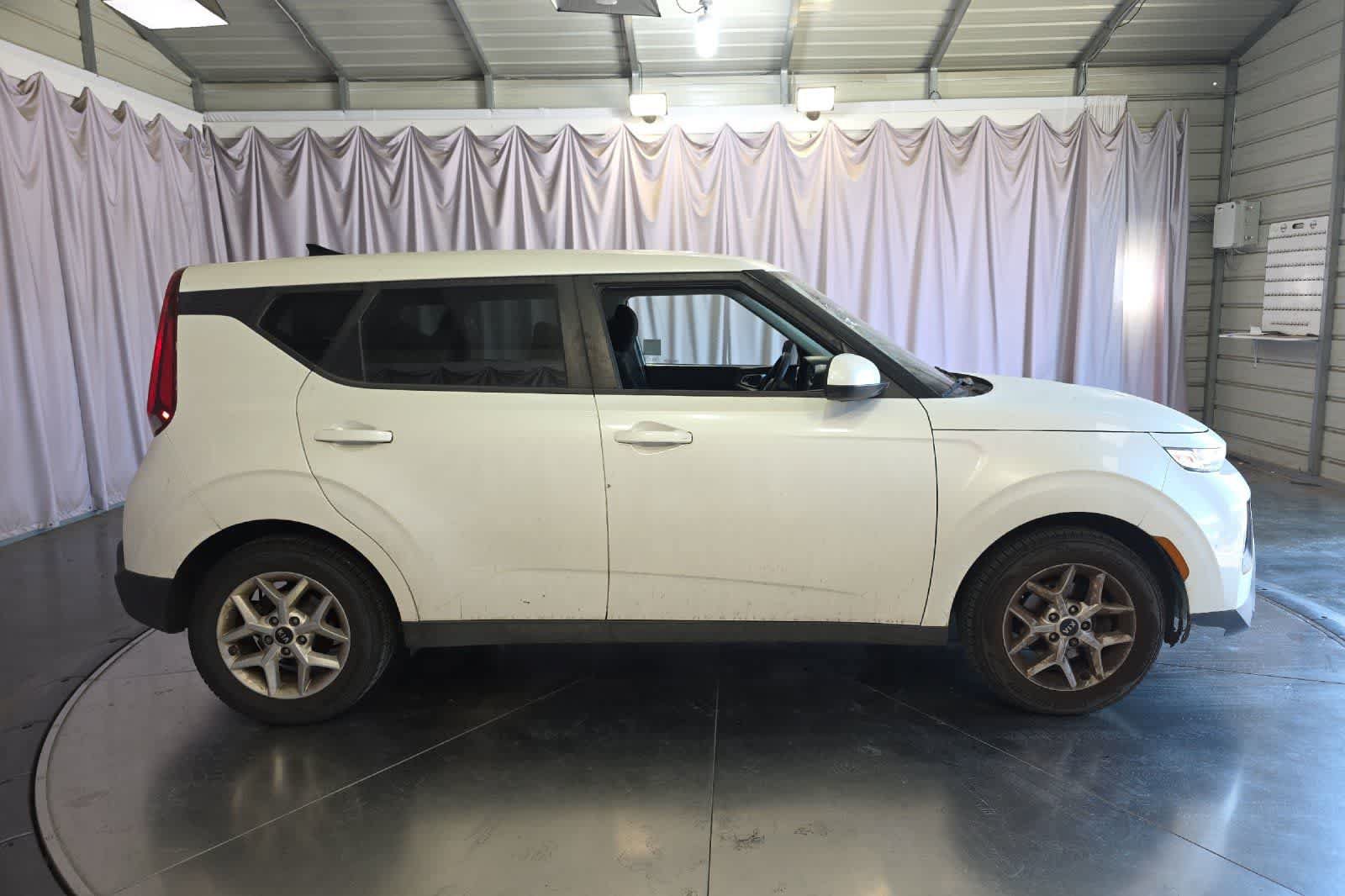 Used 2020 Kia Soul S FWD image 9