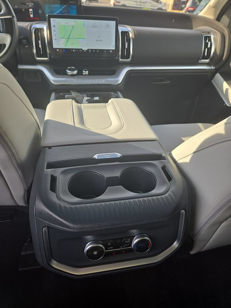 Certified 2025 Ford Expedition Platinum w/ Driver's Package AWD/4WD image 27