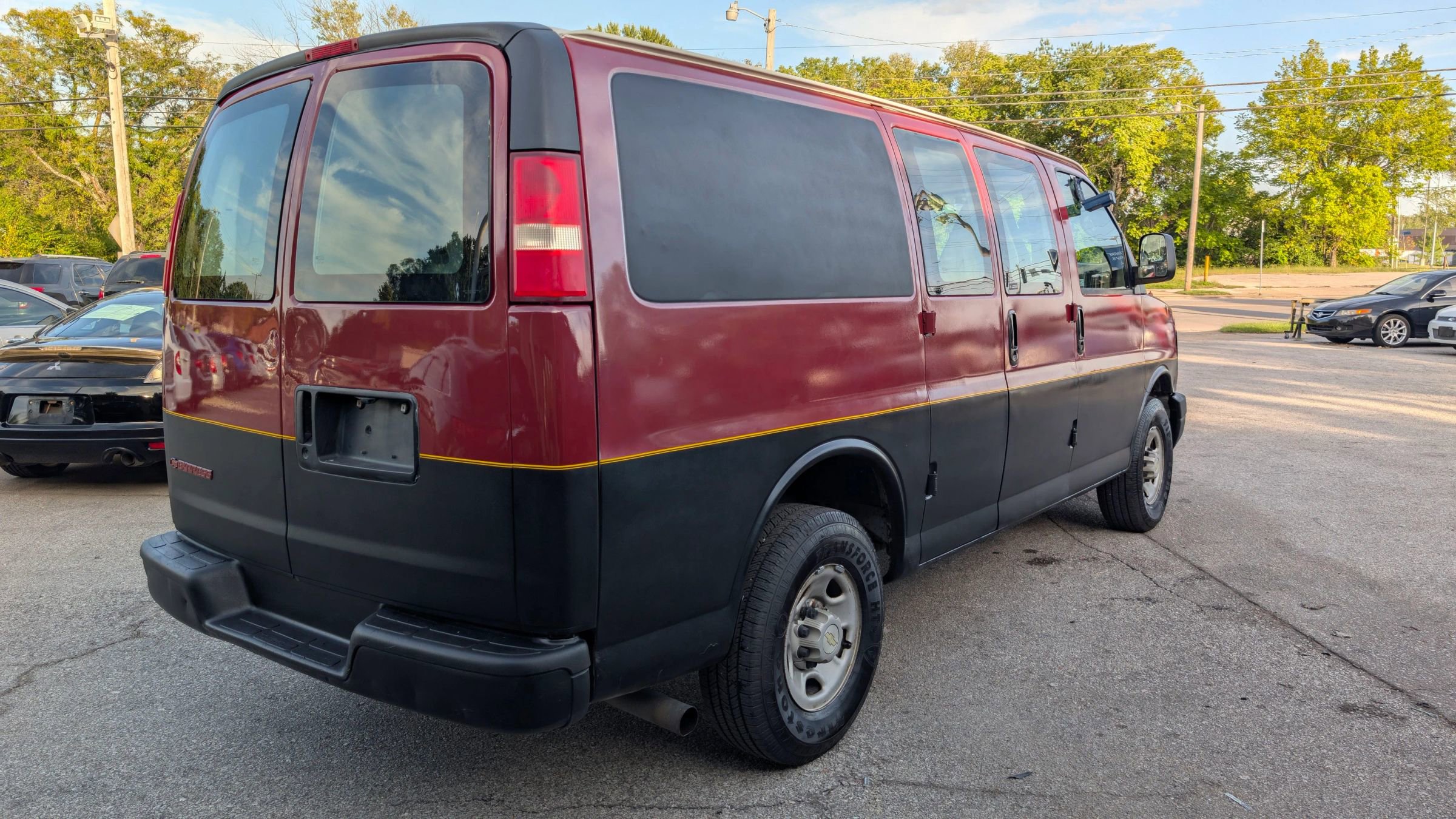 Used 2005 Chevrolet Express 3500 image 6