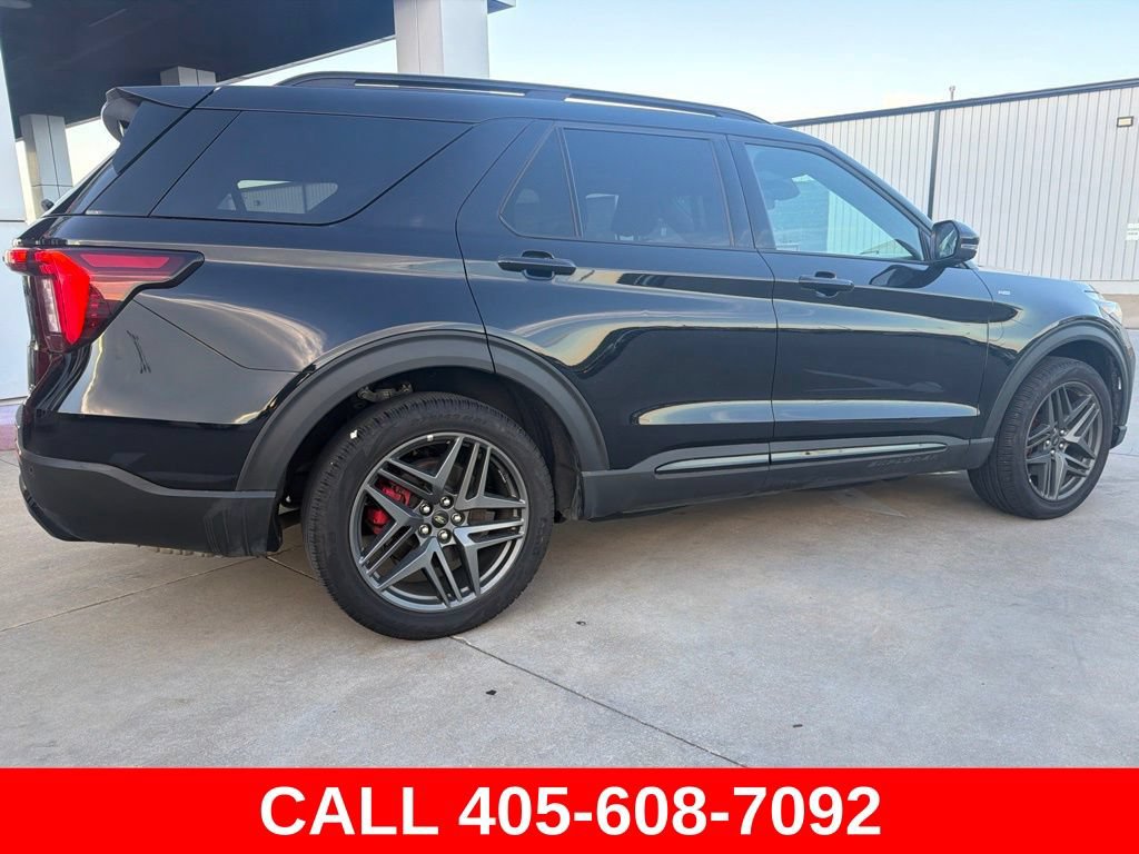 Used 2025 Ford Explorer ST-Line w/ ST-Line Street Pack AWD/4WD image 24