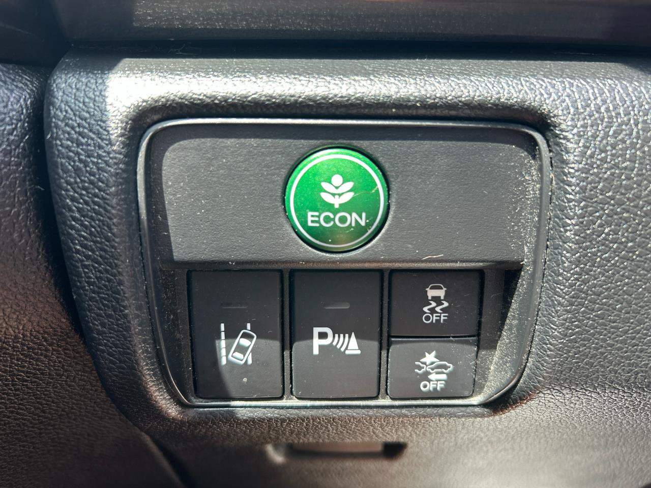 Used 2016 Honda Accord Touring image 10