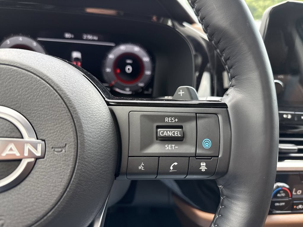 Used 2023 Nissan Pathfinder Platinum AWD/4WD image 27