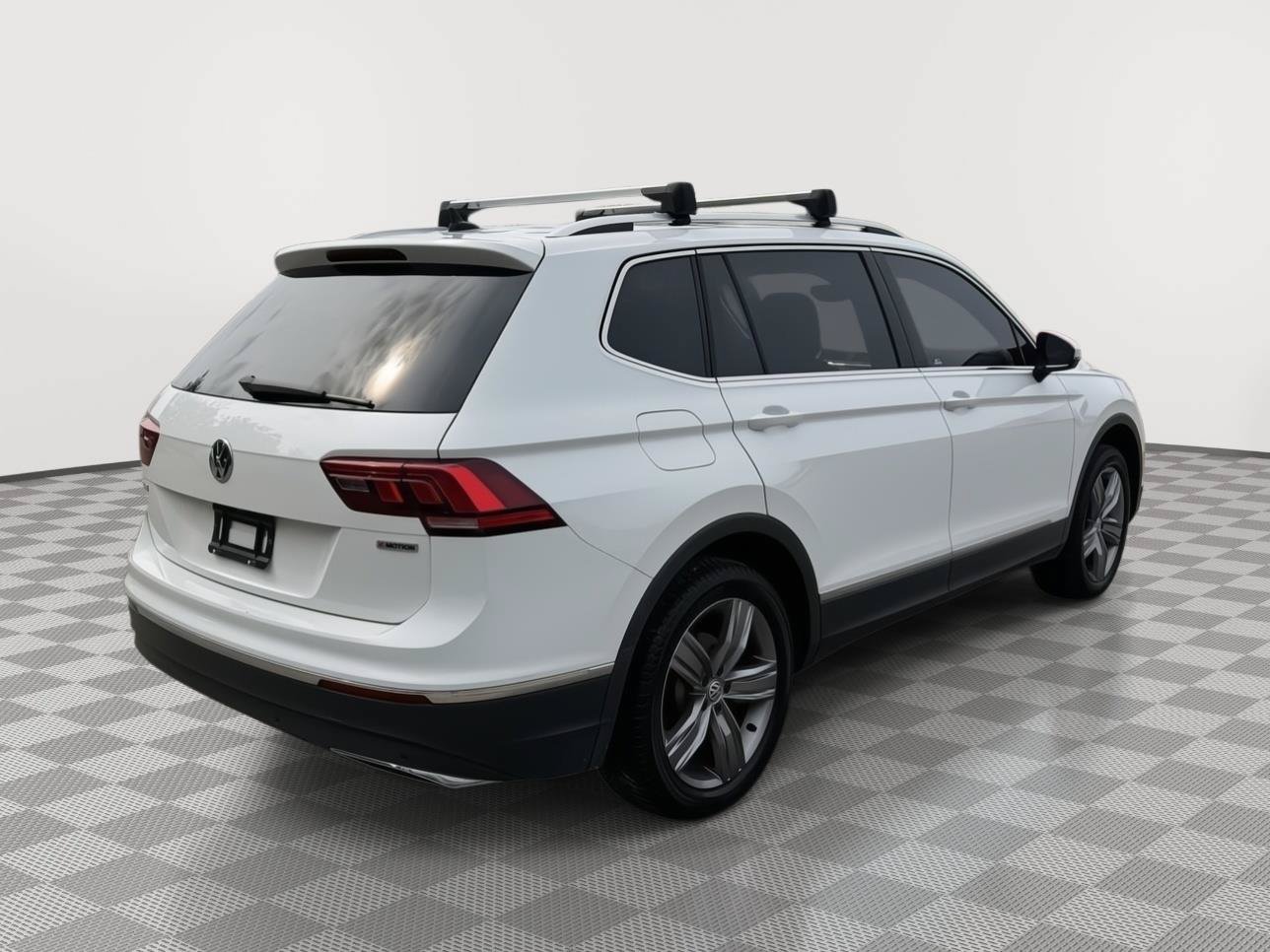 Used 2021 Volkswagen Tiguan SEL AWD/4WD image 7