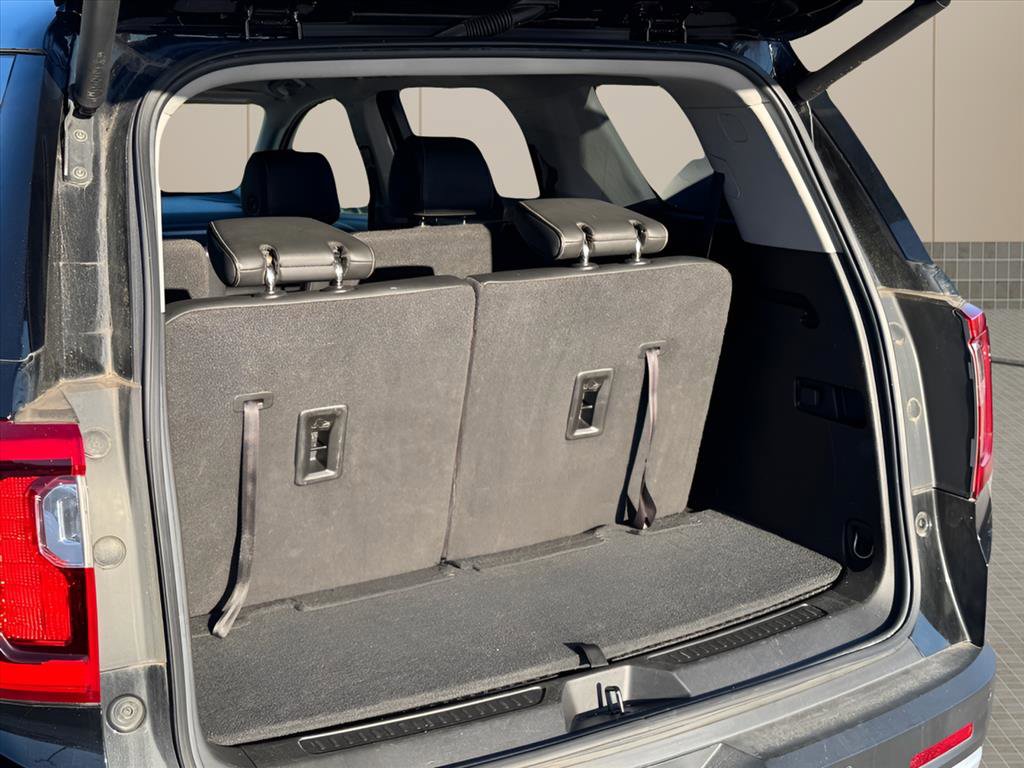 Used 2023 GMC Acadia SLT image 16