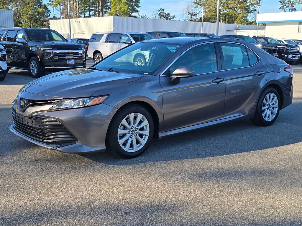 Used 2019 Toyota Camry LE image 1