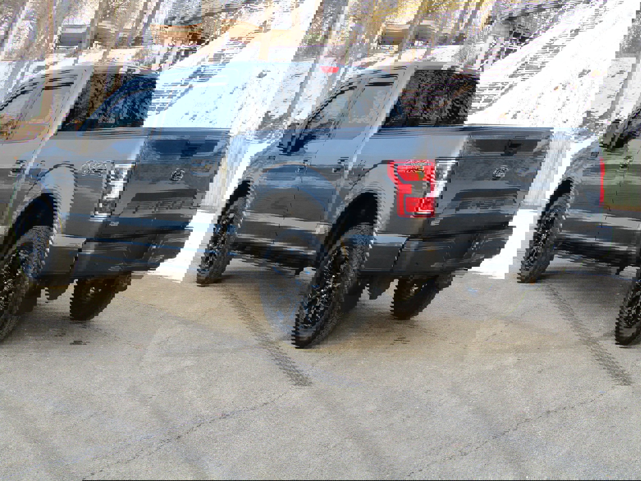 Used 2020 Ford F150 XLT w/ Equipment Group 302A Luxury image 2