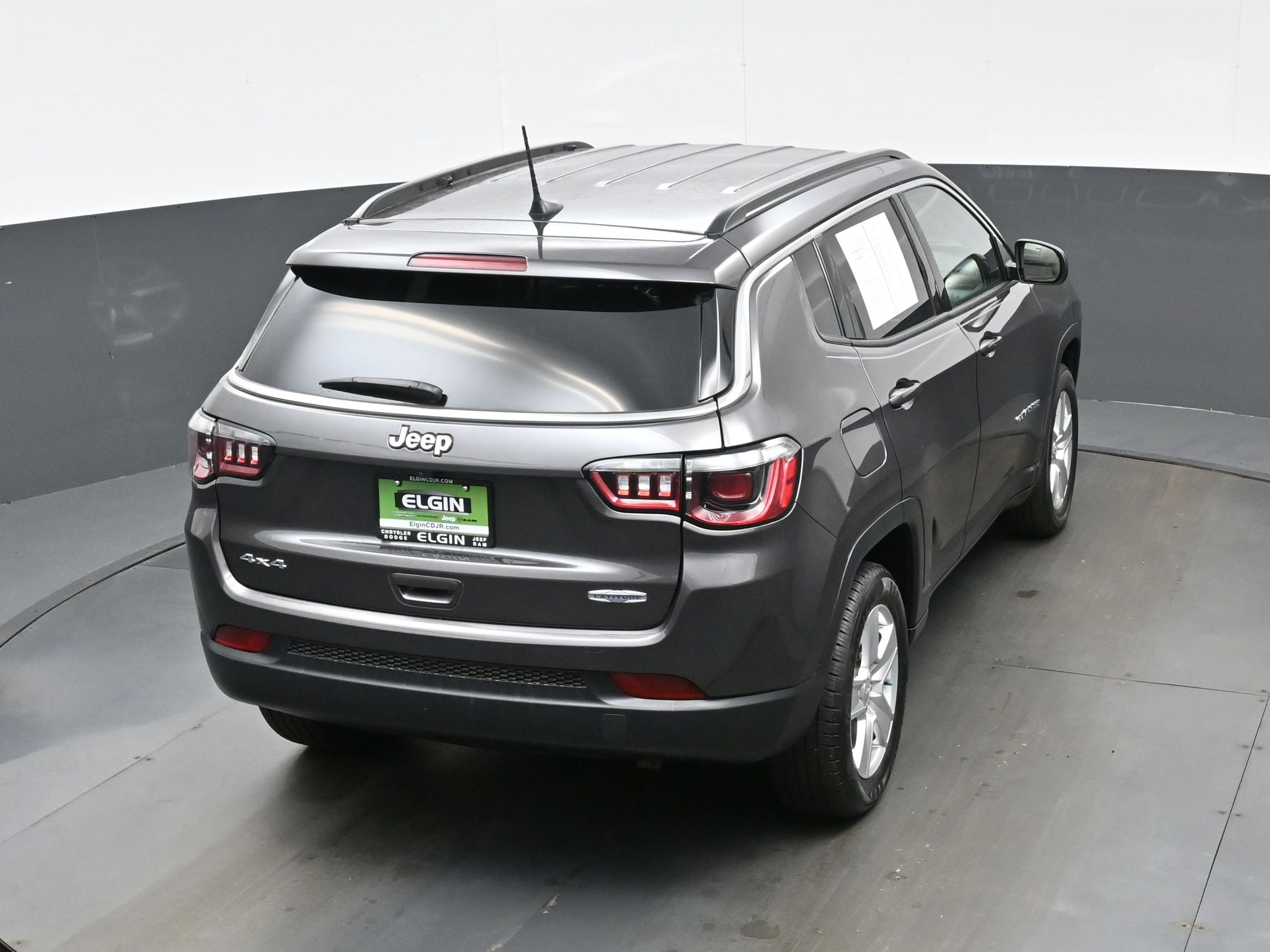 Used 2022 Jeep Compass Latitude image 34