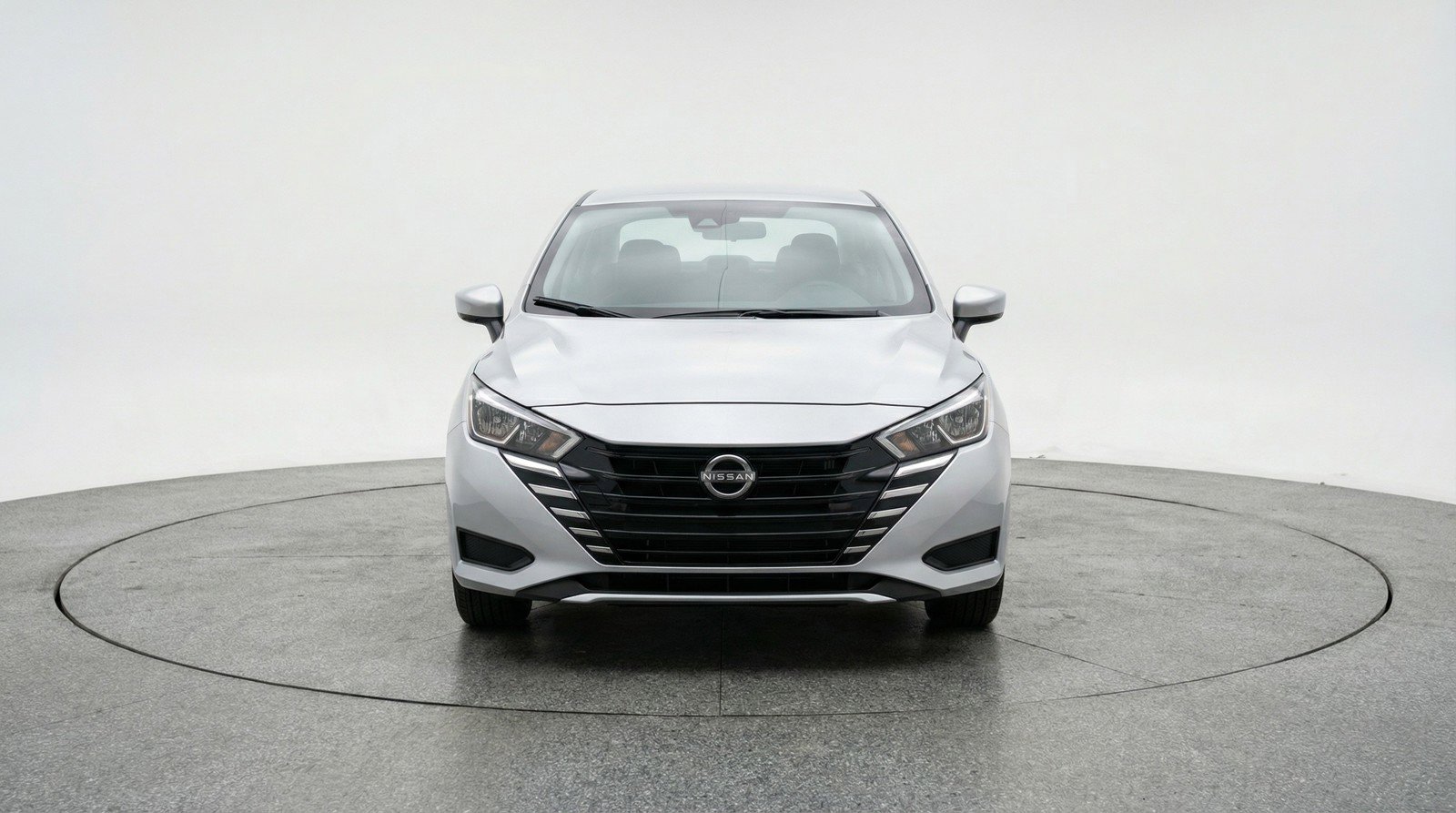 Used 2025 Nissan Versa SV image 2