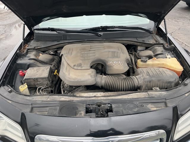 Used 2012 Chrysler 300 Limited AWD/4WD image 17