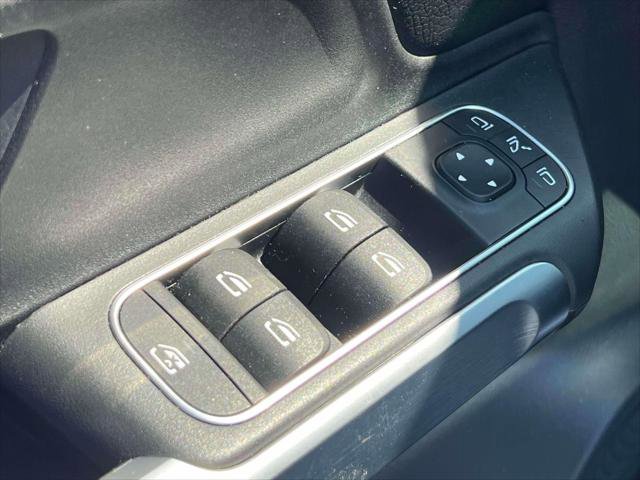 Used 2022 Mercedes-Benz GLB 250 4MATIC image 18