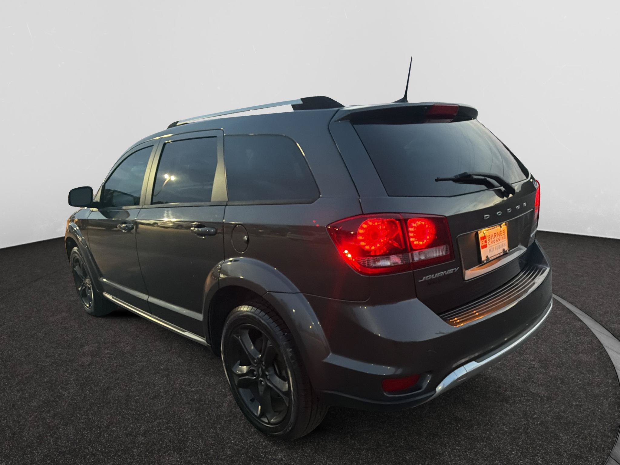 Used 2020 Dodge Journey Crossroad FWD image 6