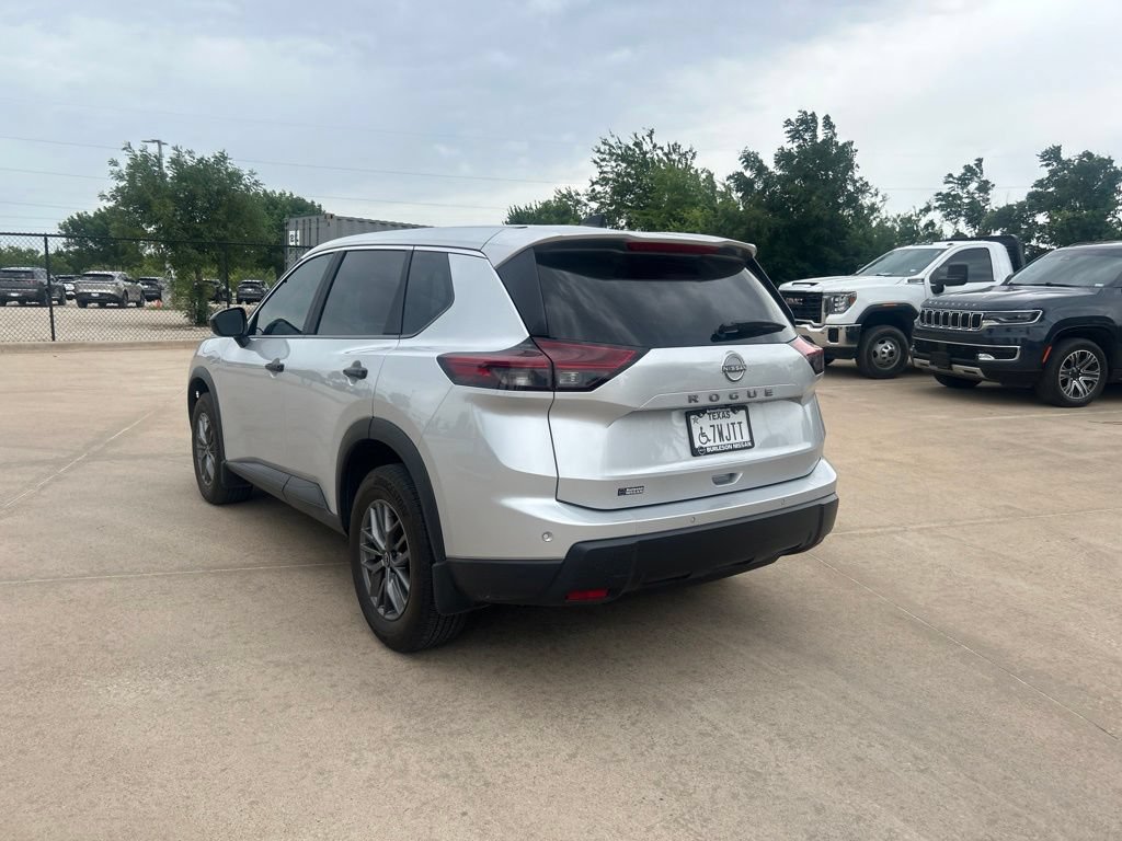 Certified 2024 Nissan Rogue S FWD image 3