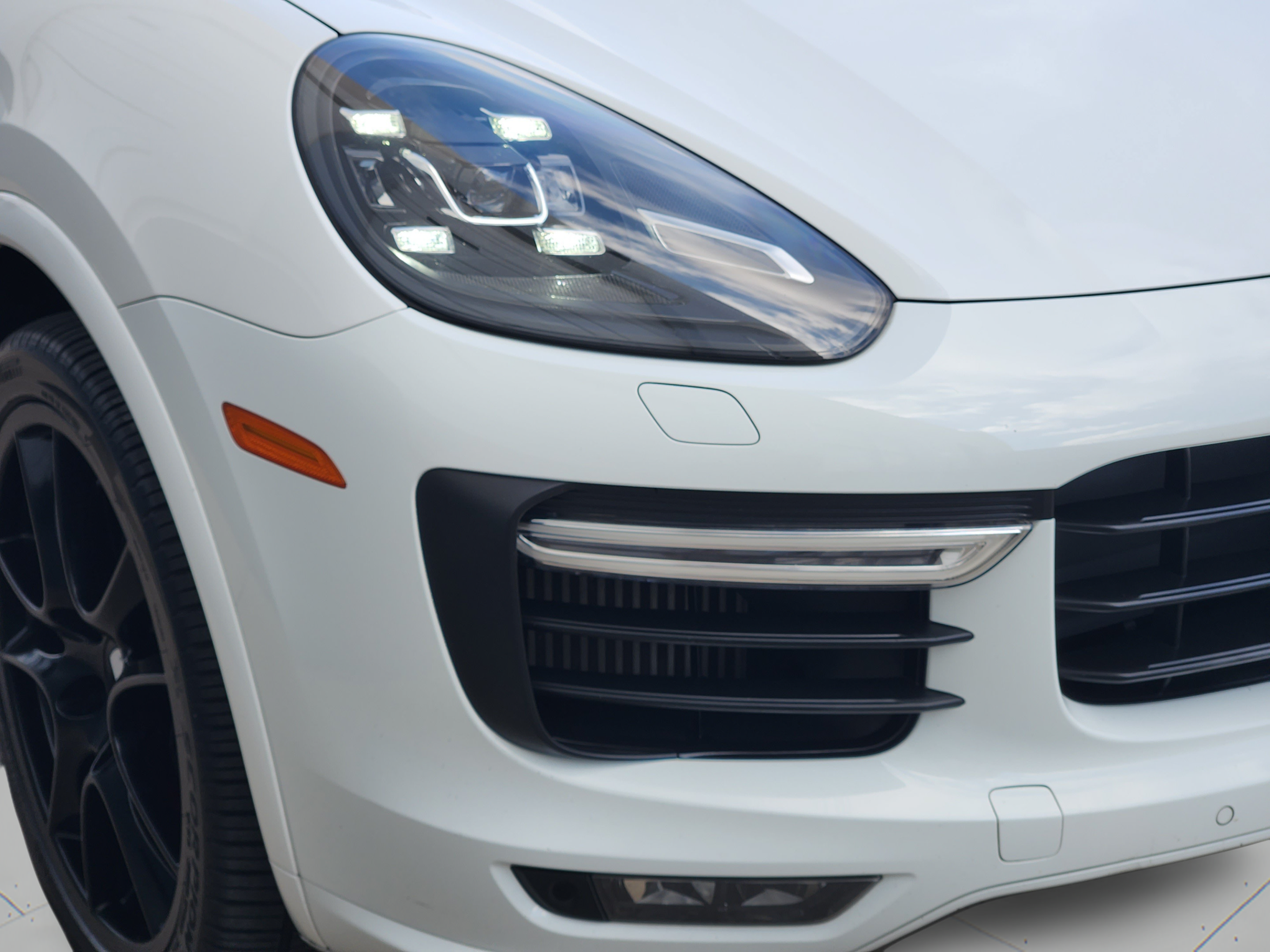 Used 2016 Porsche Cayenne GTS AWD/4WD image 30