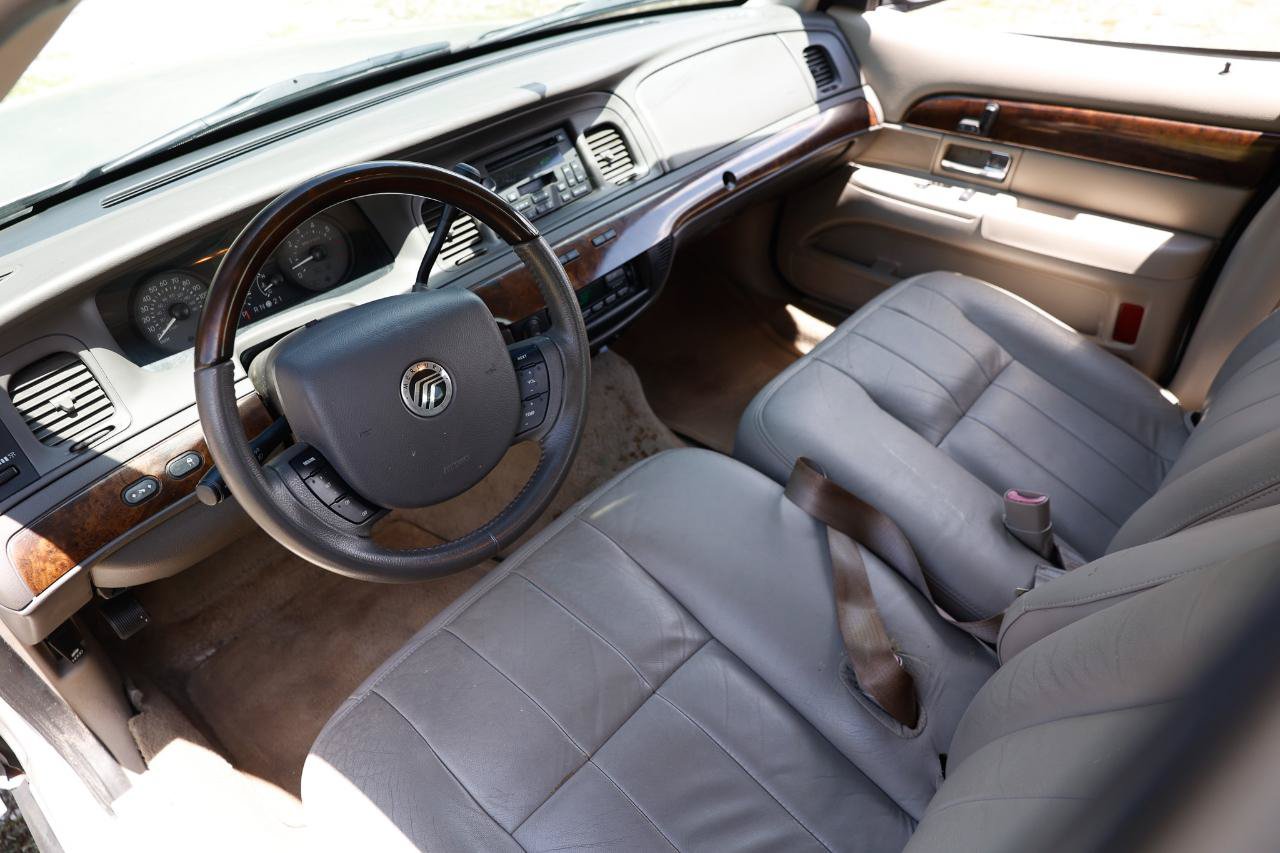 Used 2009 Mercury Grand Marquis LS RWD image 4