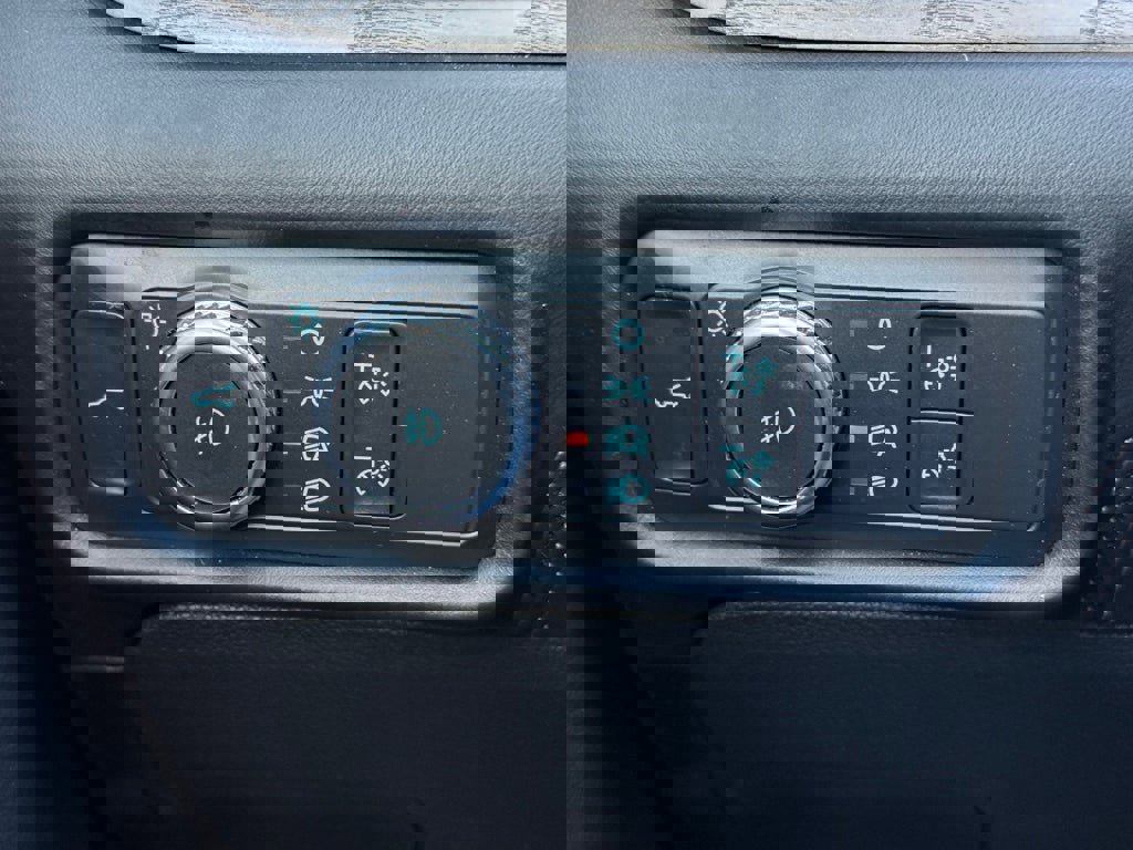 Used 2022 Ford Explorer Platinum w/ Equipment Group 601A image 18