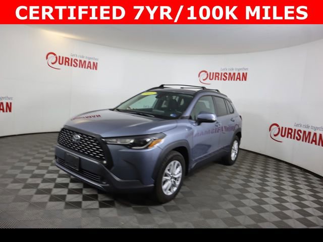 Used 2022 Toyota Corolla Cross LE AWD/4WD image 3
