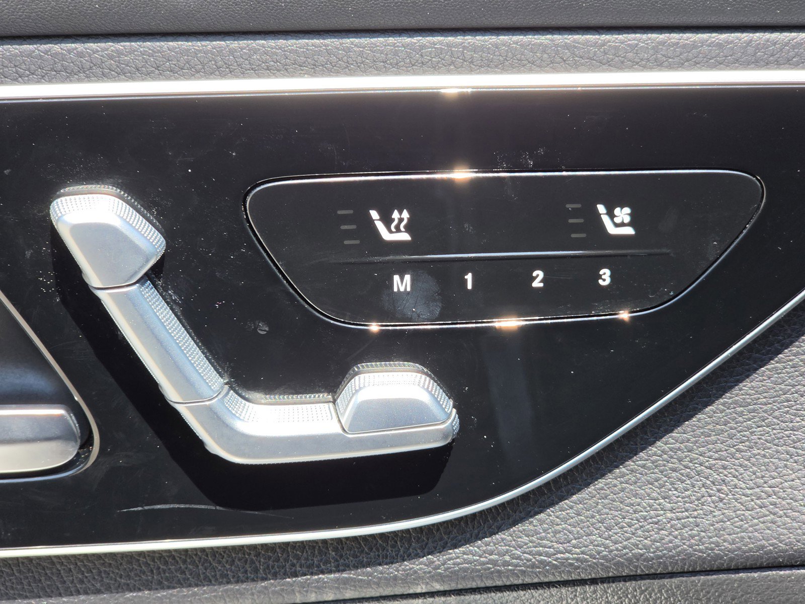 Used 2023 Mercedes-Benz GLC 300 4MATIC image 16