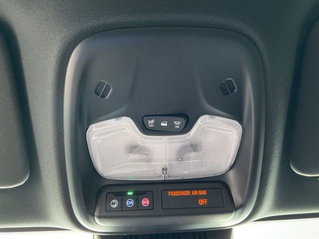 Used 2025 Chevrolet Colorado LT RWD image 18