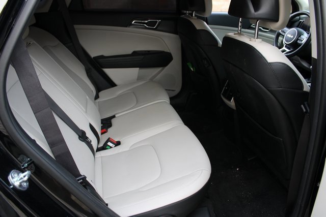 Used 2025 Kia Sportage EX image 16