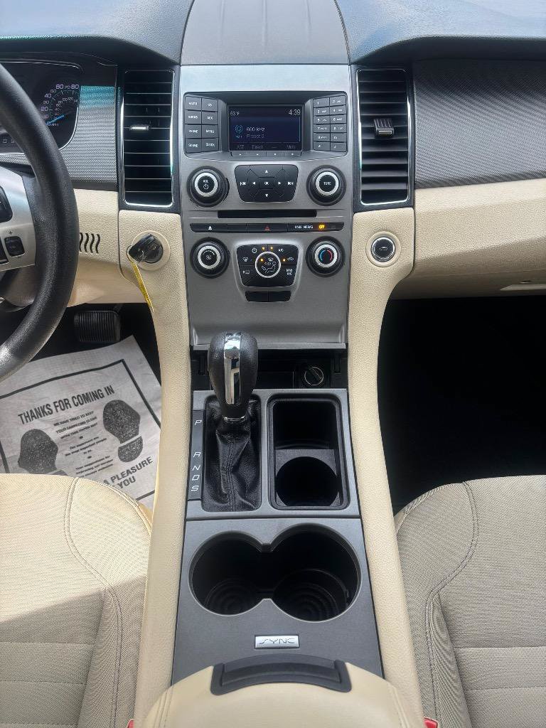 Used 2018 Ford Taurus SE FWD image 18