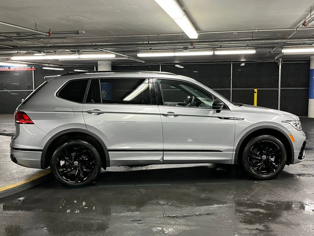 Used 2023 Volkswagen Tiguan SE R-Line AWD/4WD image 39