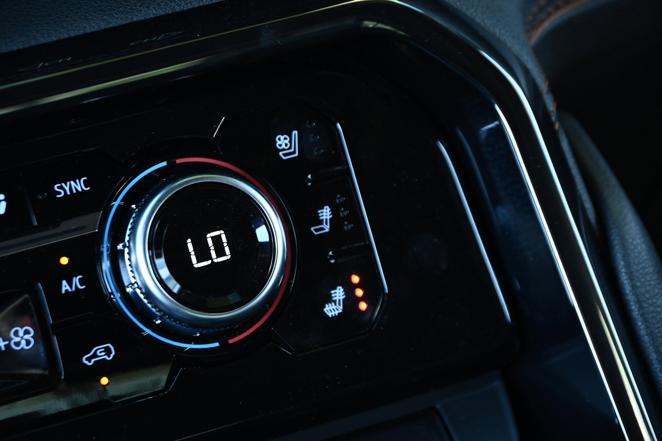 Used 2024 GMC Sierra 2500 AT4 w/ AT4 Premium Plus Package image 39