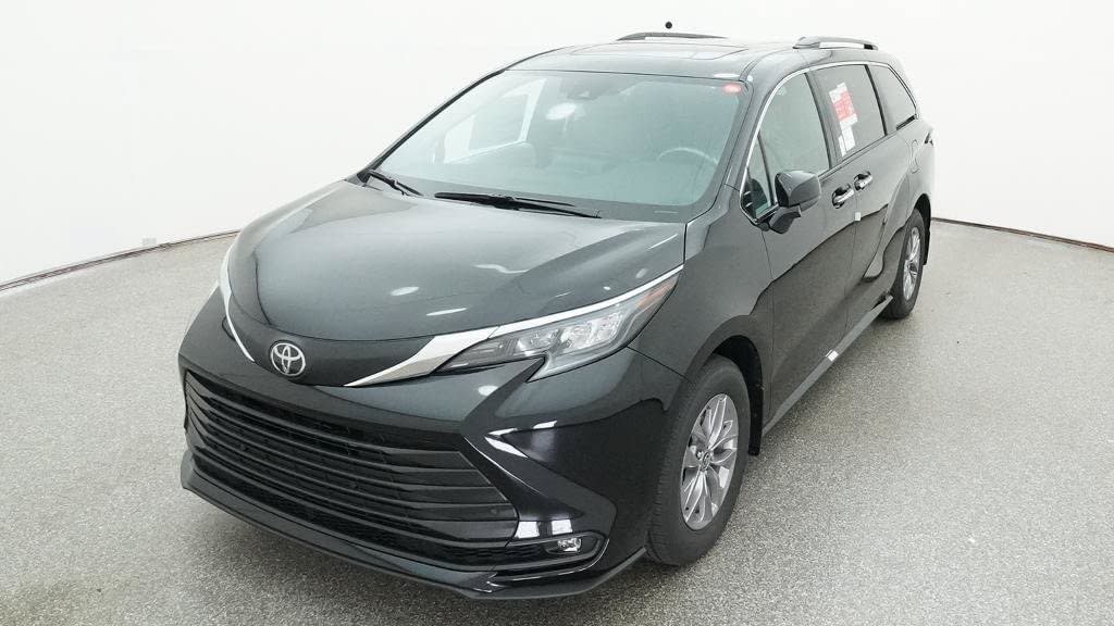 New 2026 Toyota Sienna XLE FWD image 16
