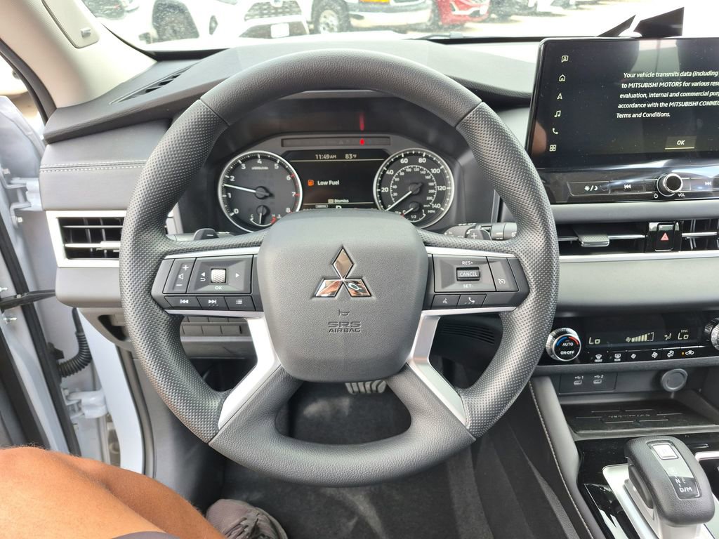 New 2026 Mitsubishi Outlander ES image 14